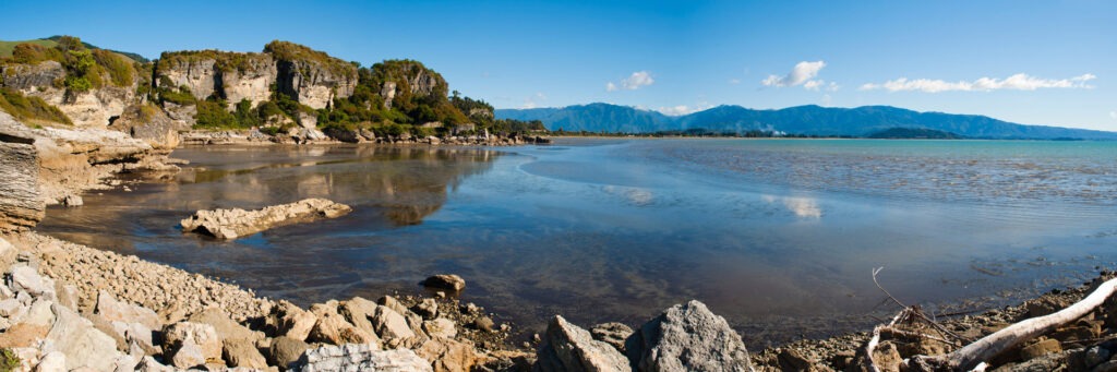 Panoramic-Photo-of-Rugged-Rocky-Ligar-Bay-in-the-Golden-Bay-Region-of-South-Island-New-Zealand